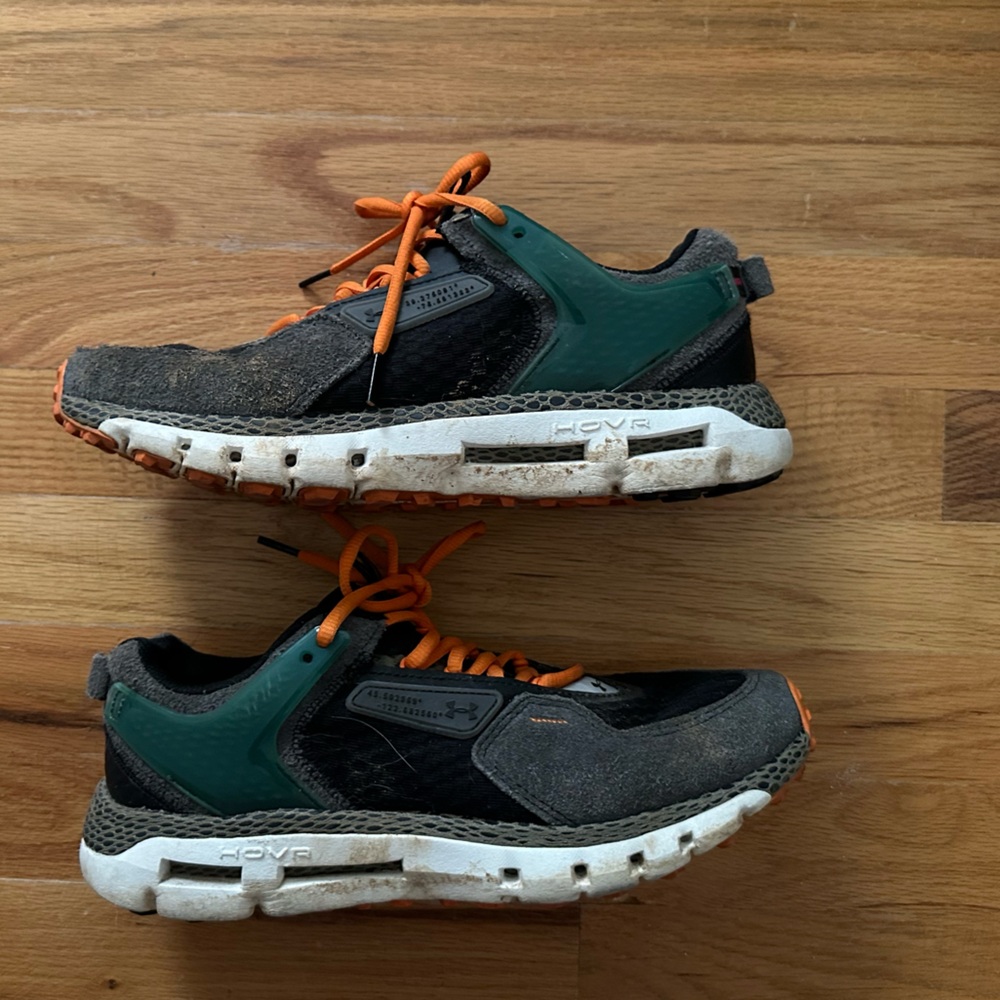 RARE Underarmor HOVR Outpost green